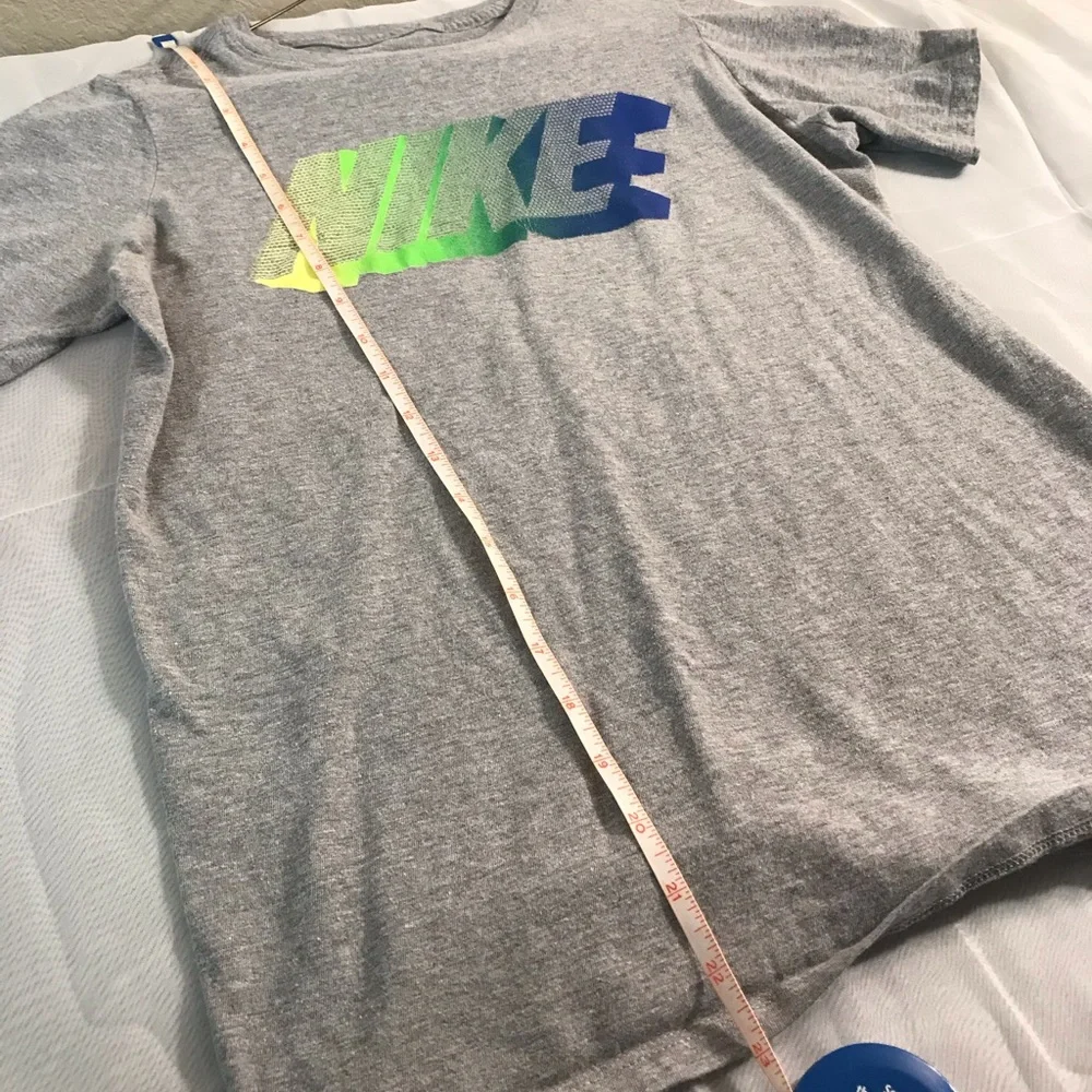 Nike tee shirt size large
